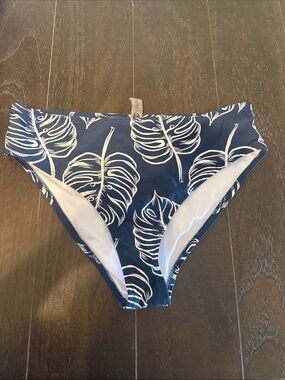 Cupshe Navy Blue & White Leaf Print Bikini Bottoms